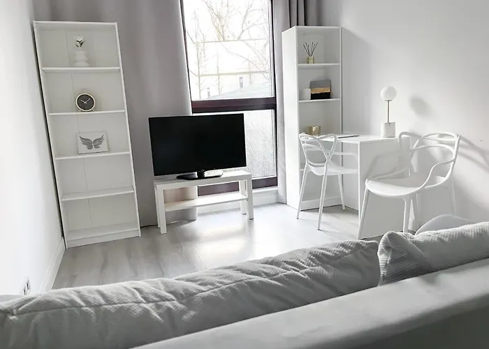 Metro, Apartament 3 Pokoje Z Ogrodkiem 80M2