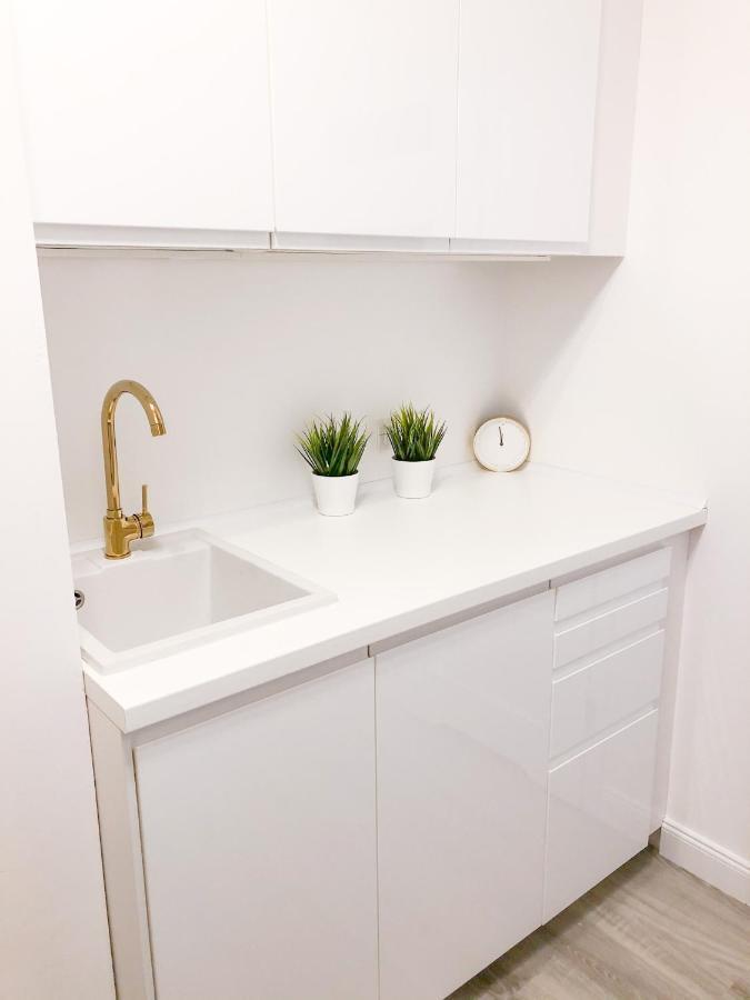 Metro, Apartament 3 Pokoje Z Ogrodkiem 80m2 Apartment Warschau