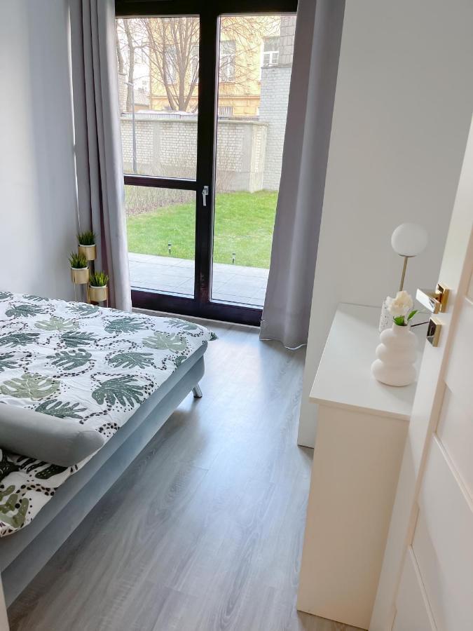 Metro, Apartament 3 Pokoje Z Ogrodkiem 80m2 Apartment Warschau