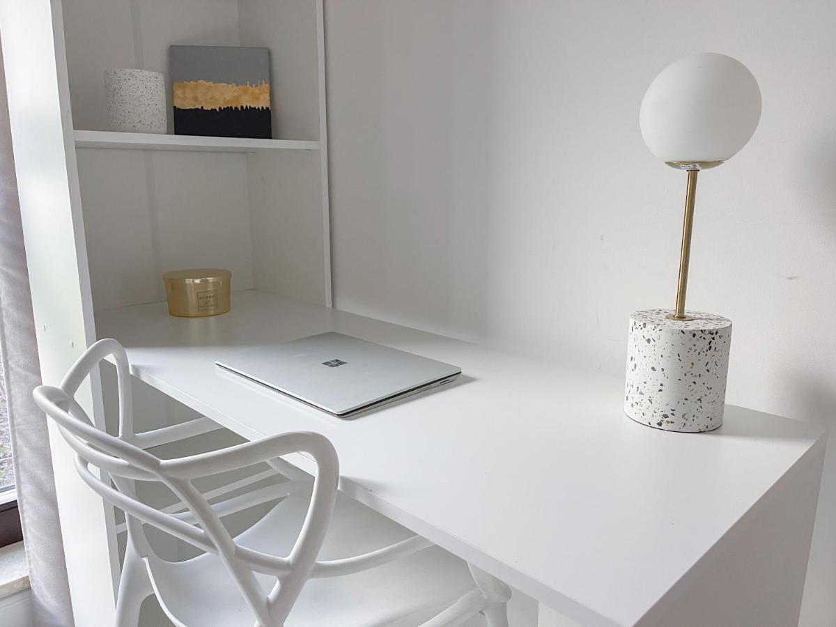 Metro, Apartament 3 Pokoje Z Ogrodkiem 80m2