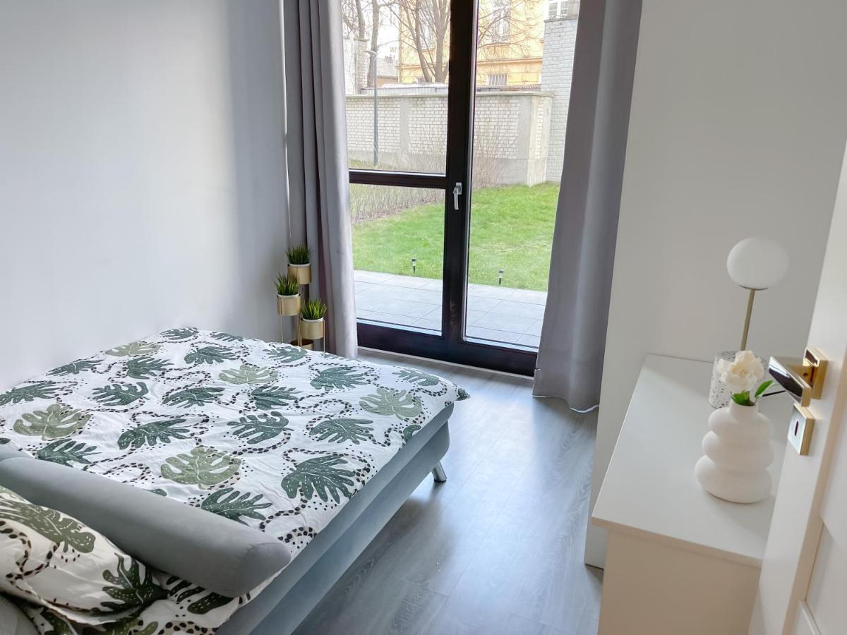 Metro, Apartament 3 Pokoje Z Ogrodkiem 80m2 Apartment *