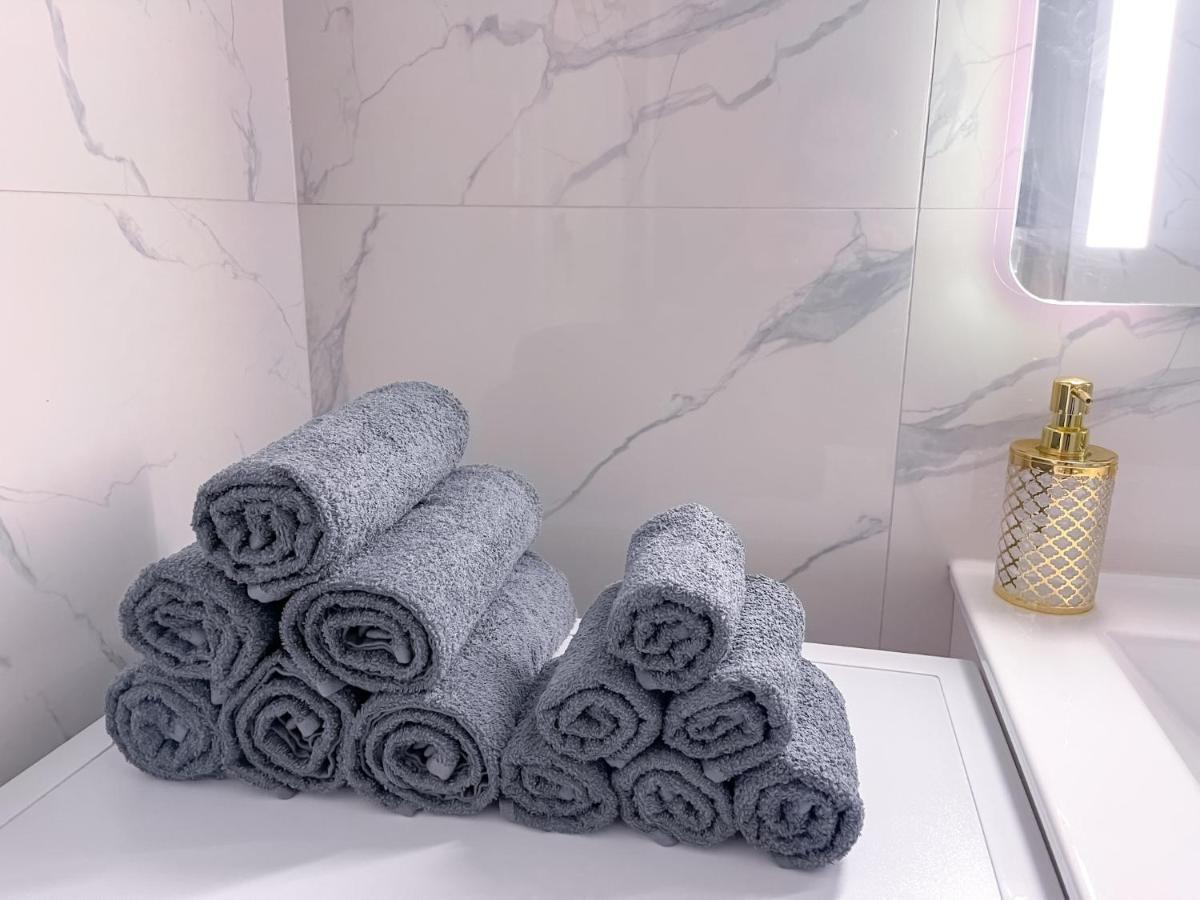 Butas Metro, Apartament 3 Pokoje Z Ogrodkiem 80m2 Warsaw